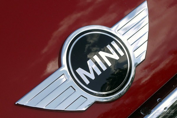 原创mini启用全新品牌logo 黑白双色简约风