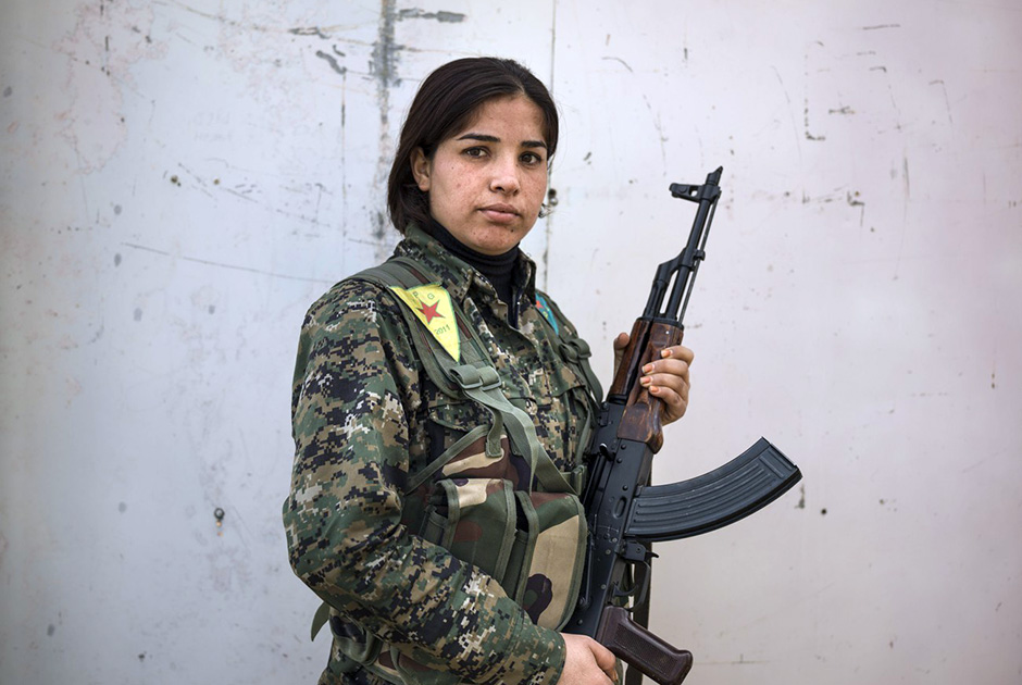走近与isis作战的库尔德娘子军