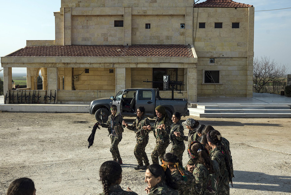 走近与isis作战的库尔德娘子军