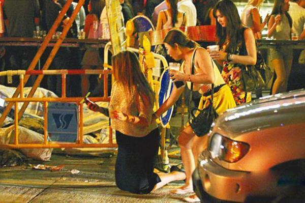 郑欣宜夜店狂嗨 贴身衣秀豪乳显傲人上围