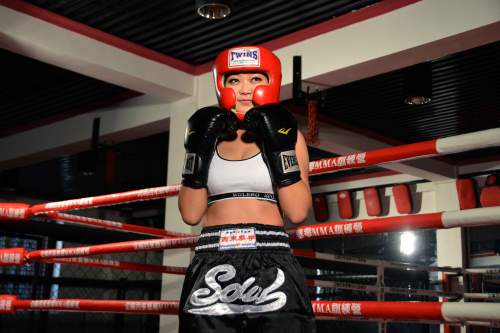 泰国地下女子裸体泰拳 赤身比赛毁尽三观