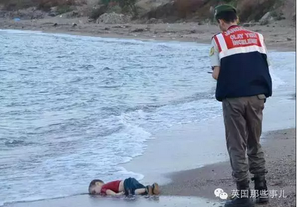 泪奔!这个3岁的小男孩悲伤了全世界 网友:他只是睡着了