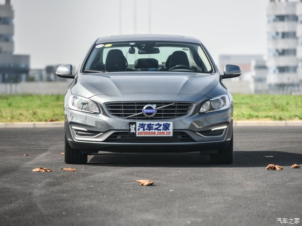 开着爽/油耗低!测沃尔沃s60l t4智远版