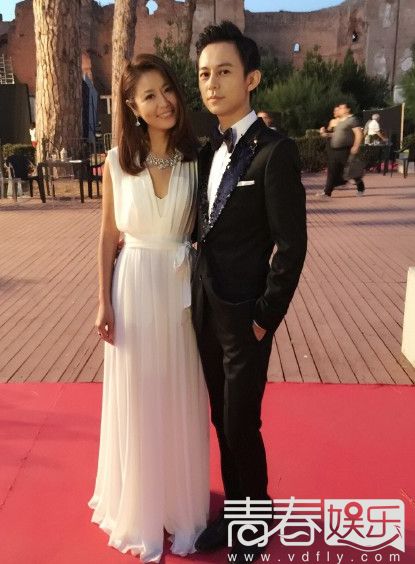 何炅赵丽颖激吻群众高潮曾说对方是心仪型 何