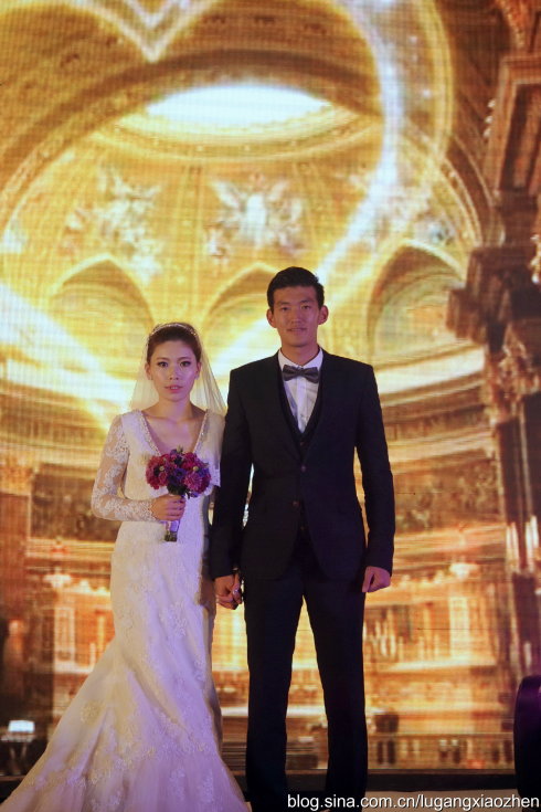 任航妻子唯美婚纱照     任航妻子唯美婚纱照     颜骏凌的