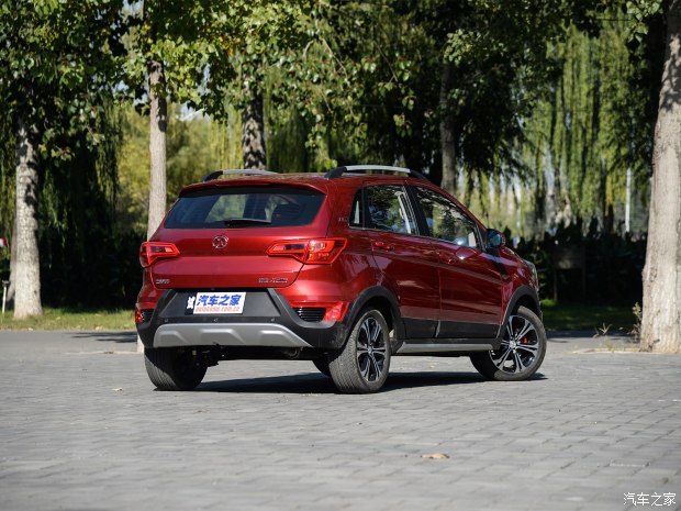 2015广州车展绅宝x25预售558万元起