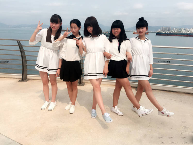 sunshine 组合丑而走红 现在成了代言人