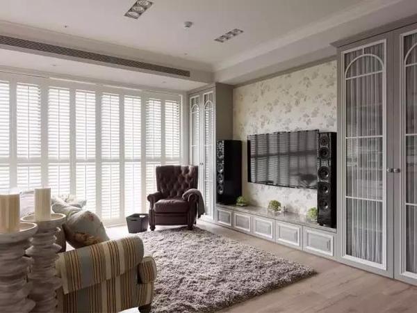 背景墙用了这样的电视柜,我家直接扩大了十倍