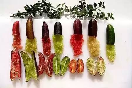 火龙蕉      看上去是颗颗透明的"鱼子酱",咬下去却是蜜瓜