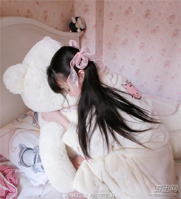 00后小学女生炫富视频传至台湾 宝岛同学模仿恶搞