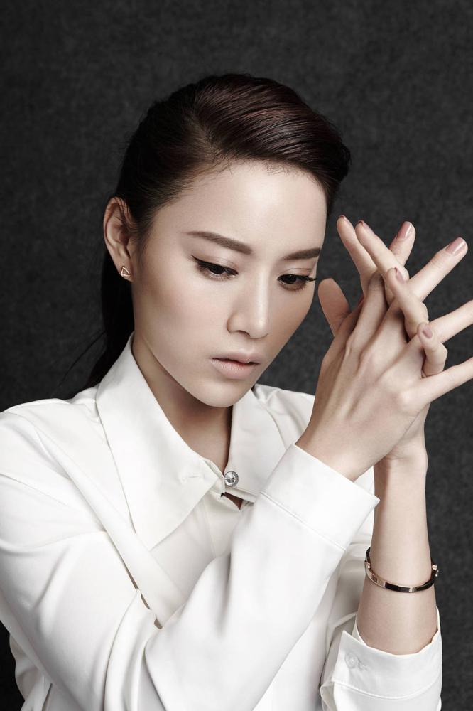 蔡蝶早秋写真大片曝光