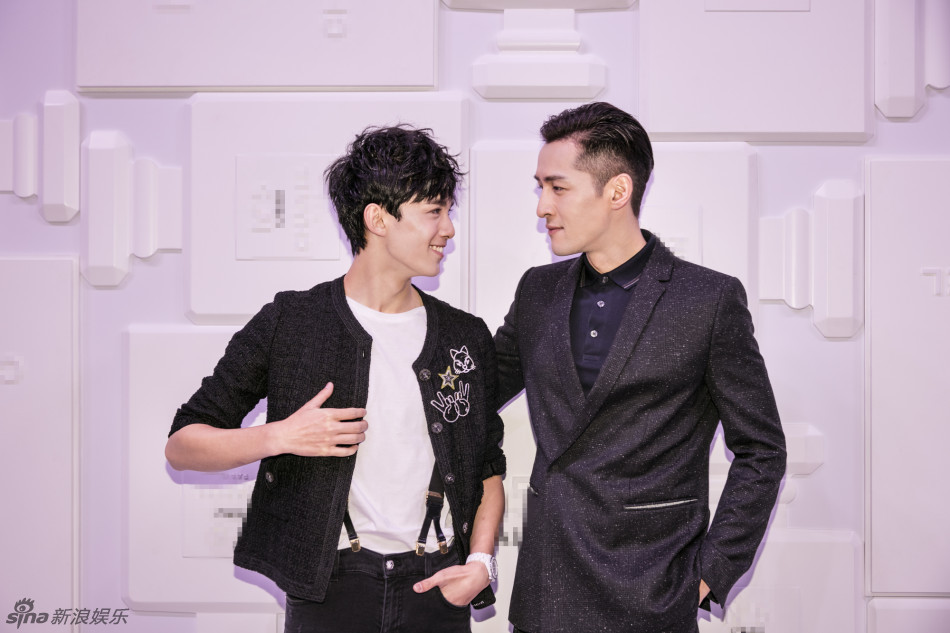 宗主胡歌搂飞流 刘昊然欧阳娜娜甜笑