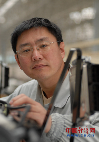 【大国工匠】鹿新弟:摸透机器脾气的柴油机