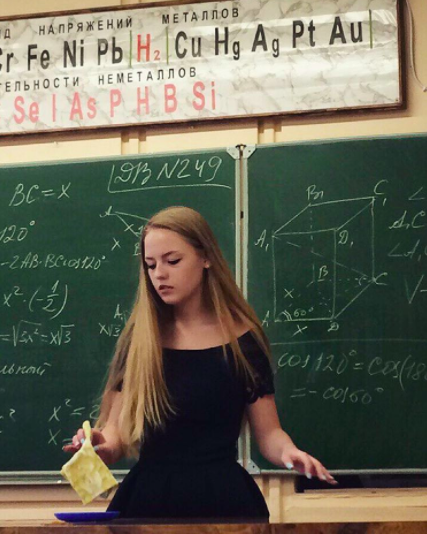 她被称全球最性感数学老师上座率100没人逃课