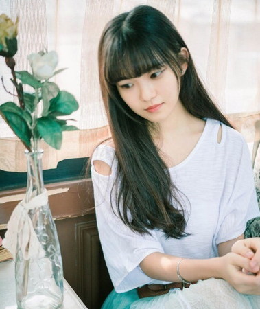 北大校花丛林唯美写真 美若天仙似画中人