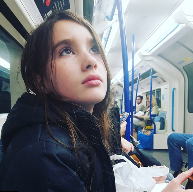 英最高姐妹花:11岁姐姐1.7米3岁妹妹1.1米(图)