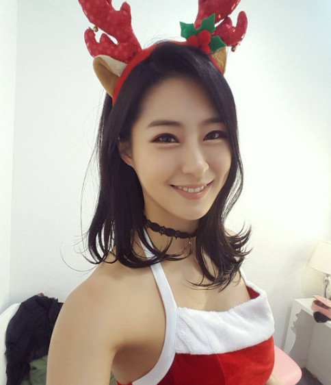 近日,韩国医院实习生jisu lee走红,超高颜值背后,她还是一名健身