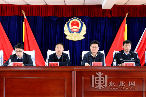 通河县委书记刘长河参加会议.