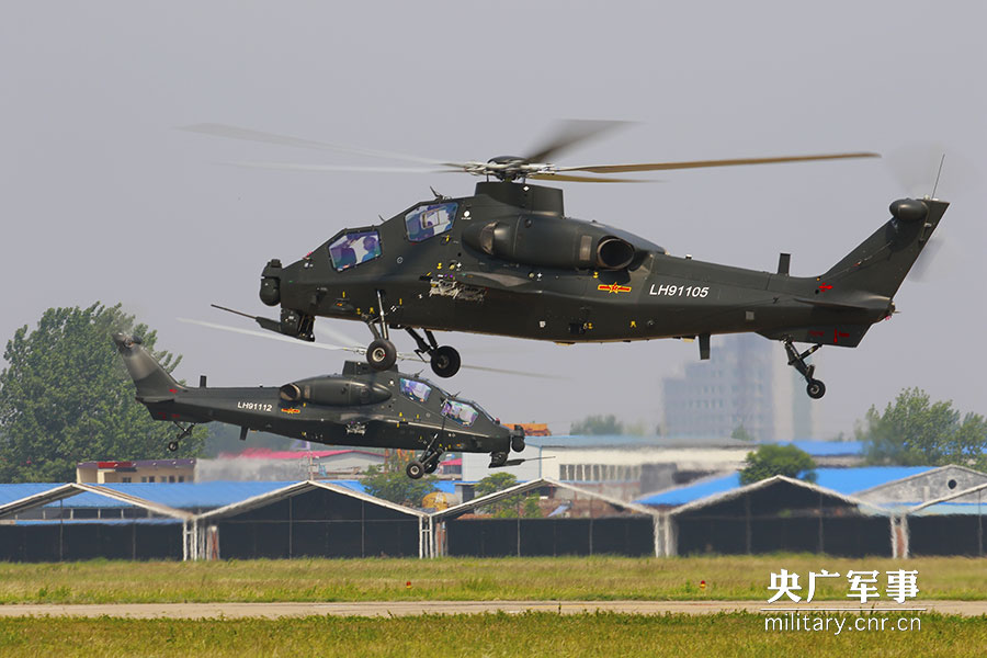 低空突击!看武直十双机绕点转弯训练(组图)