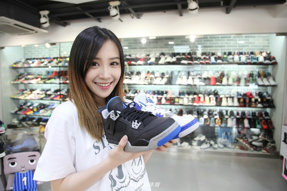 爱穿球鞋的girl最美!aj美女颜值美腿大pk