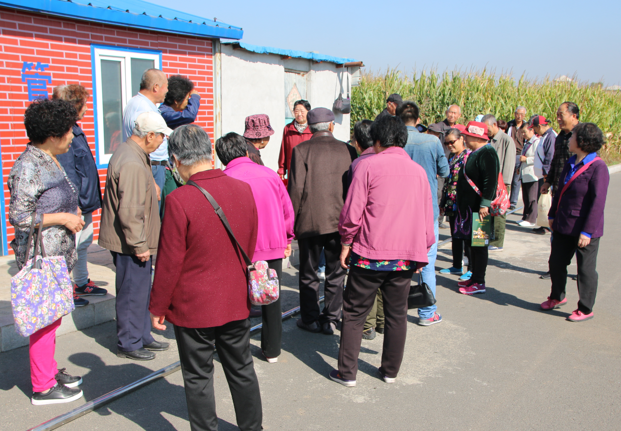 记者实地探访15米长烧烤巨钎!百姓议论纷纷