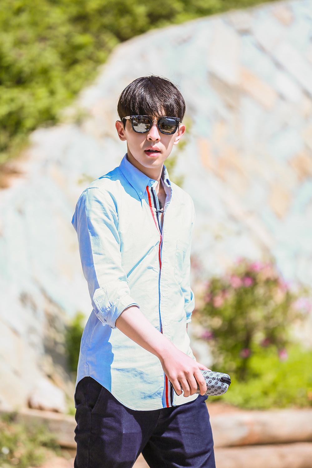 邓伦挑战独带六娃 秒变全世界最忙的男人