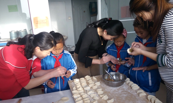 东北网绥化12月7日讯(杜欣)11月29日,安达市安化小学开展留守儿童之