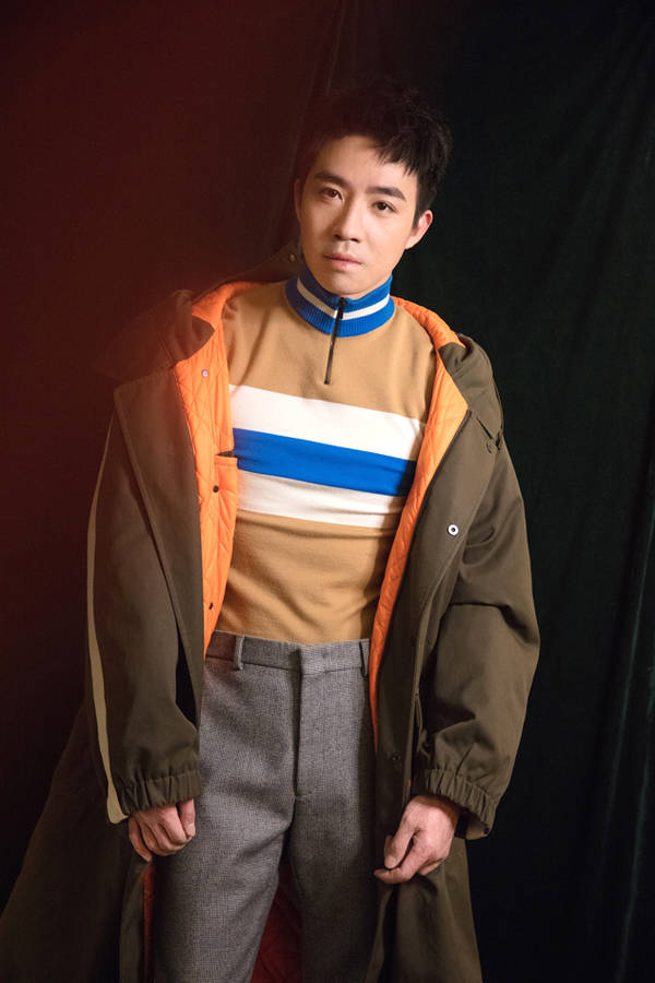 俞灏明最新浴室照曝光眼神撩人展现独特魅力