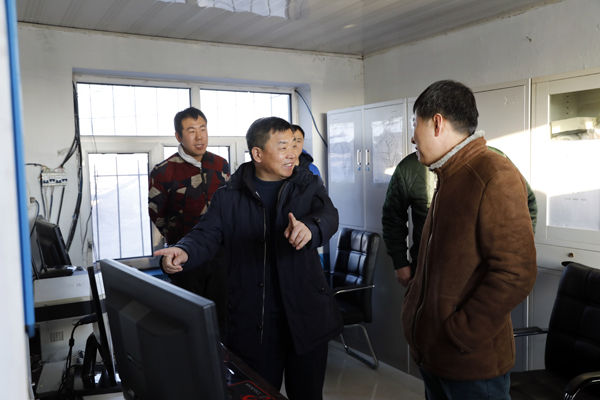 县长王景章深入哈达镇检查煤矿安全工作