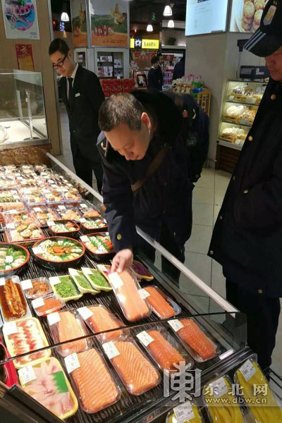 哈尔滨市监局检查中央大街等商圈 苏宁电器涉