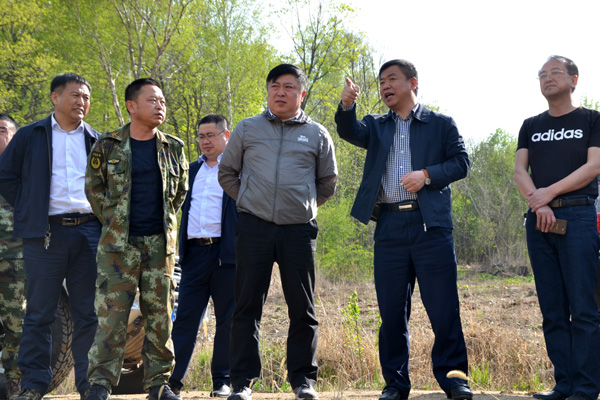 县长王景章就环保工作及清河行动开展情况进行检查