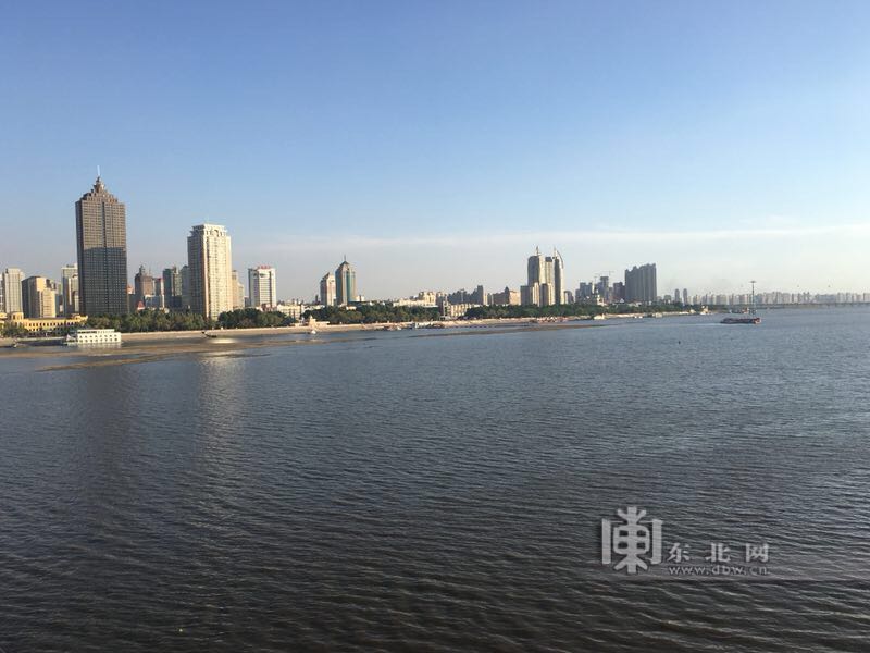 黑龙江省部分地区旱情缓解 松花江哈尔滨段水