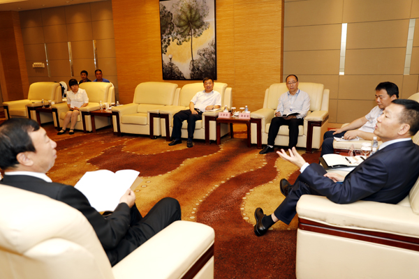 张常荣会见拟在我县投资企业家代表
