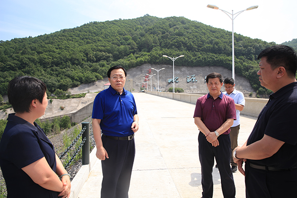 宋宏伟在寒葱沟水库检查指导防汛工作时强调 全面落实防汛工作责任