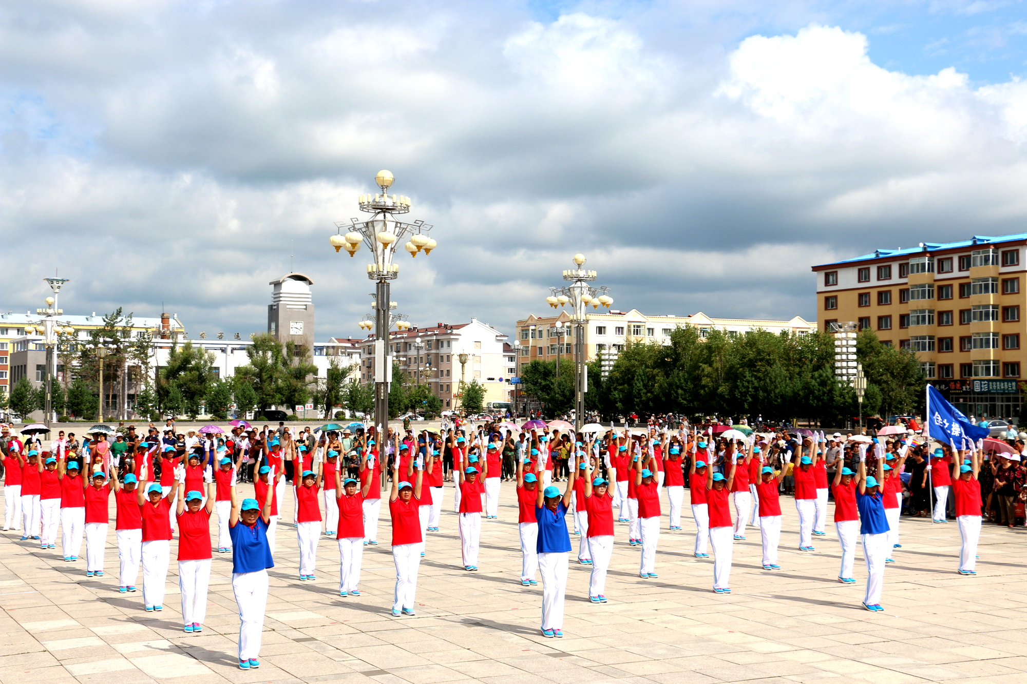 新青区举办全民健身活动展演-伊春新闻网-东北网