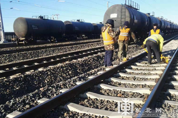 百年铁路小站嵯岗站年吞吐86万吨原油