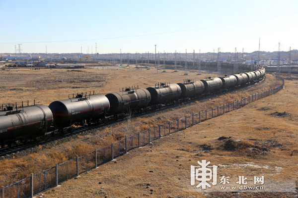 百年铁路小站嵯岗站年吞吐86万吨原油