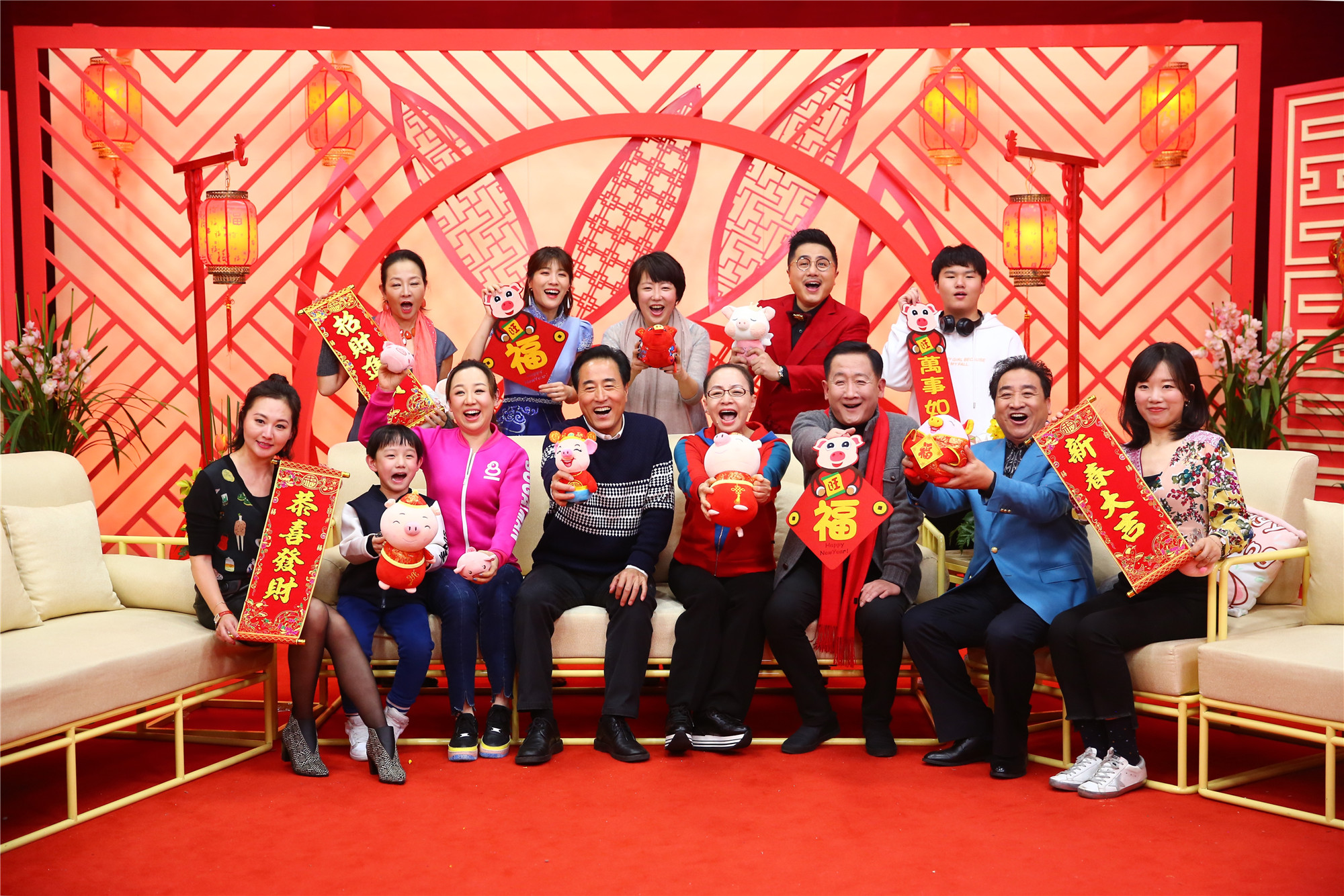 事隔多年终释前嫌 宋丹丹春晚动情感谢英达