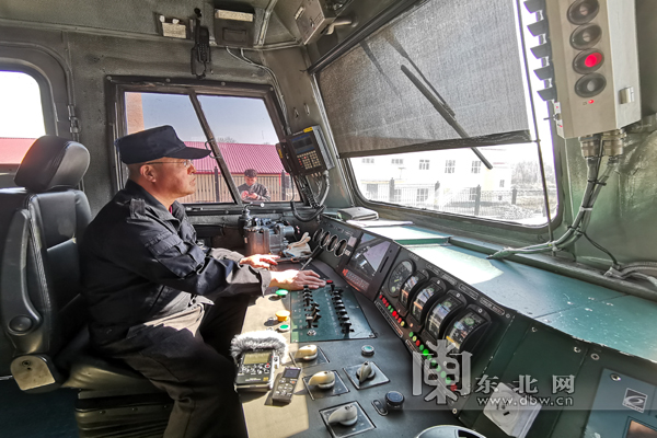 祖国东极列车守车人