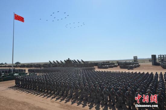 庆祝中国人民解放军建军90周年阅兵在位于内蒙古的朱日和训练基地举行
