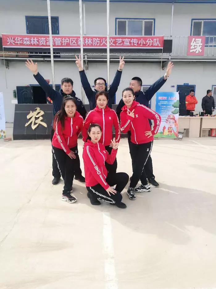韩家园林业局兴华资源管护区森林防火文艺宣传小分队走村入户巡回演出