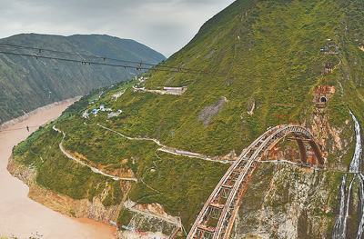 远眺大柱山隧道.