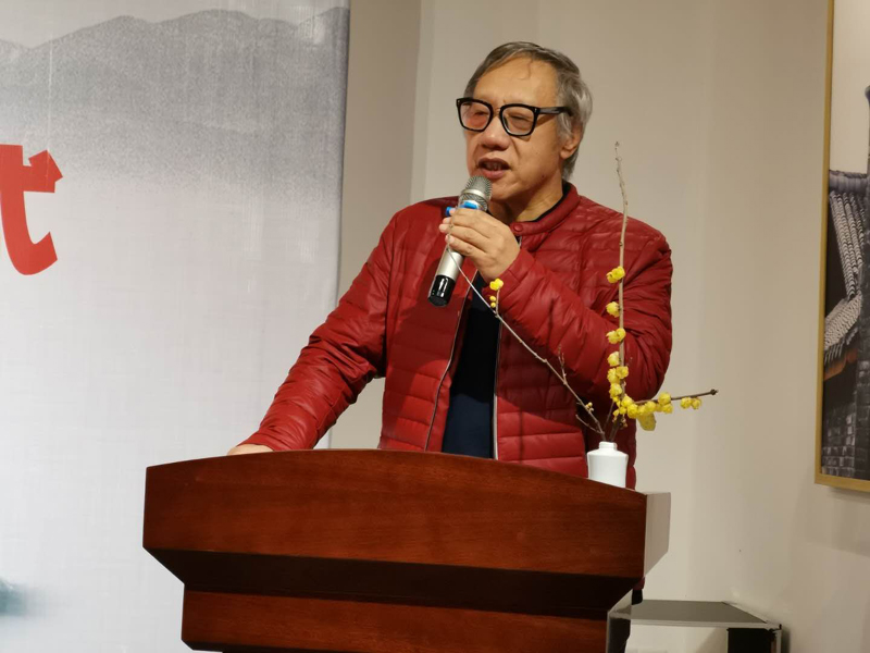 李犁,又名李玉生,上世纪八十年代开始写作诗歌和评论,后停笔.