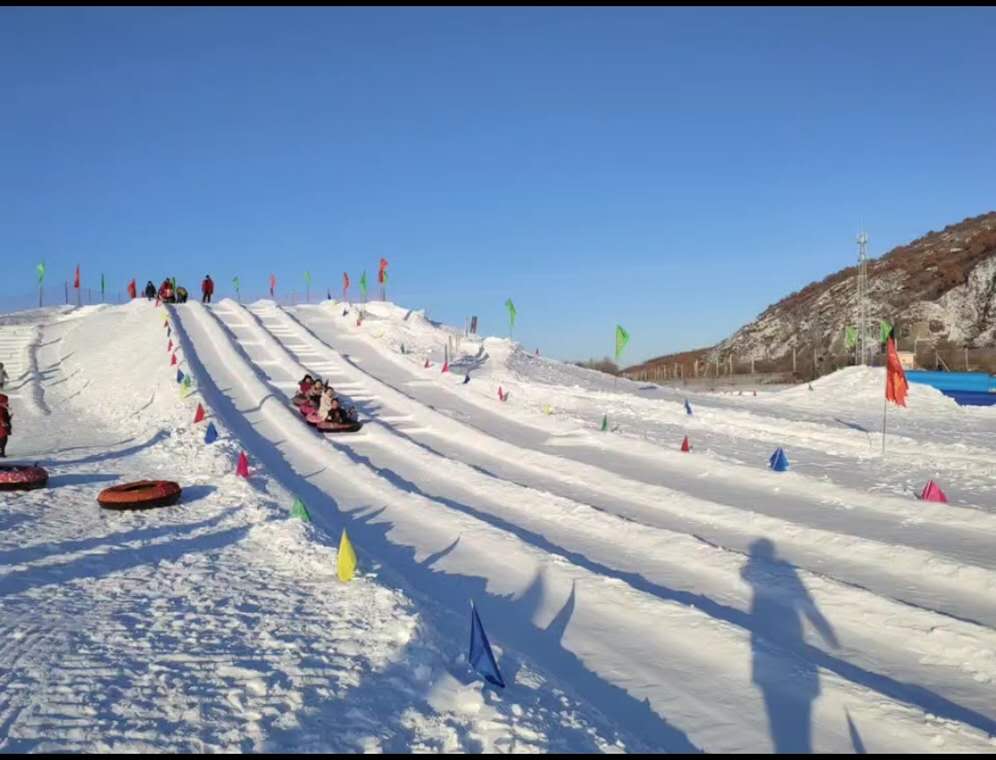 这个冬季不嗨皮来碾子山雅鲁河冰雪乐园一起嗨