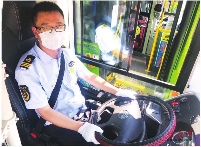 75辆新能源电动公交车陆续投运 上路成本省一半