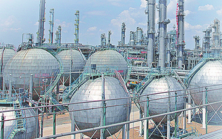 大庆市龙凤区发展"油头化尾"建设工业强区