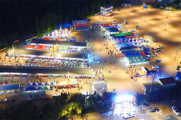 鹤岗美食广场文化夜市.