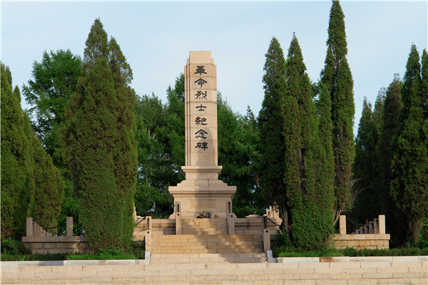 海林烈士陵园 革命烈士纪念碑