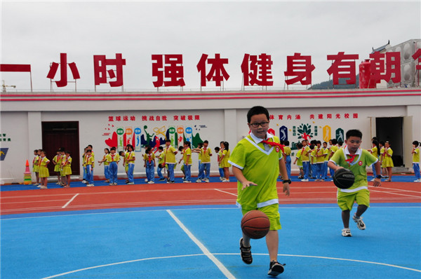 贵州石阡:楼顶操场扮靓校园