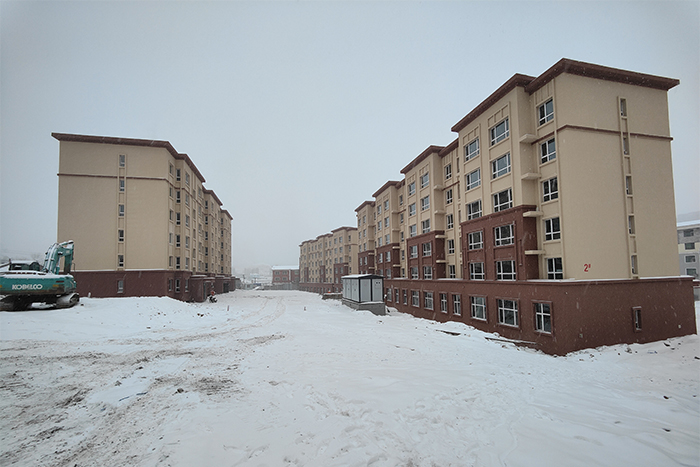 鸡东镇荣华村塌陷区整村搬迁矿区村民喜安居